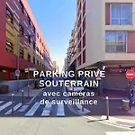 Sejour Perpignan Avec Petit-Dejeuner A La Demande Et Piscine A 20 Minutes De L\'Espagne A Le Palace Climatise