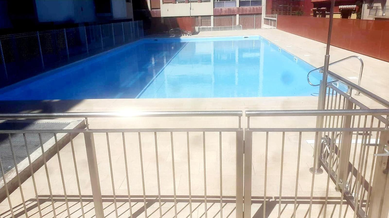 Apartamento Sejour Avec Petit-dejeuner A La Demande Et Piscine A 20 Minutes De L'espagne A Le Palace Climatise