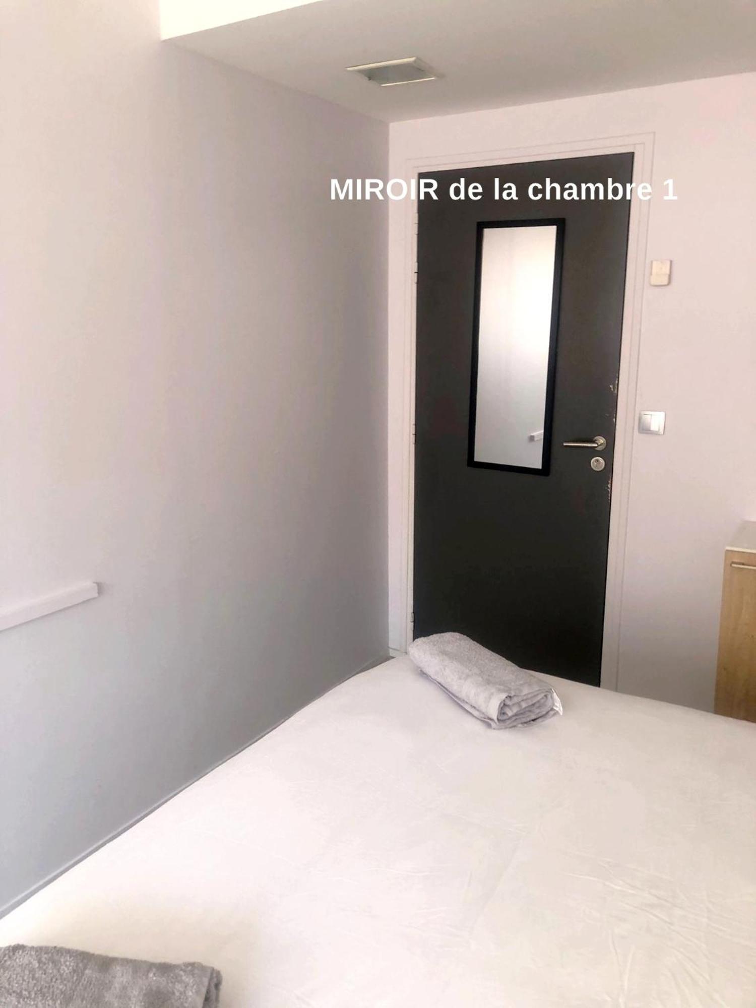 Sejour Avec Petit-dejeuner A La Demande Et Piscine A 20 Minutes De L'espagne A Le Palace Climatise Perpiñán